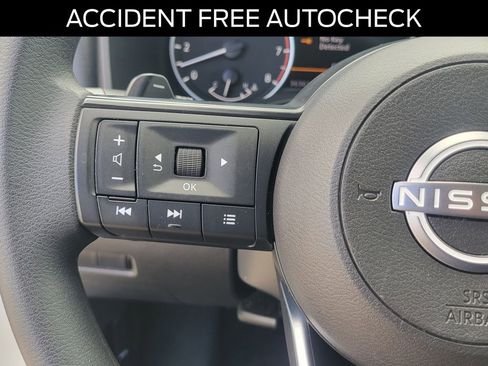 Used 2024 Nissan Rogue S FWD image 20