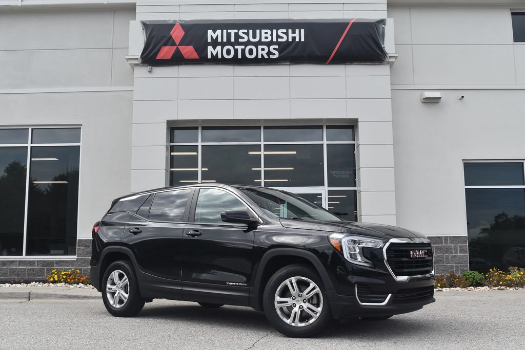Used 2024 GMC Terrain SLE AWD/4WD image 1