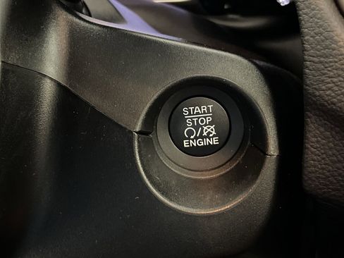 Used 2021 Jeep Compass 80th Special Edition image 35