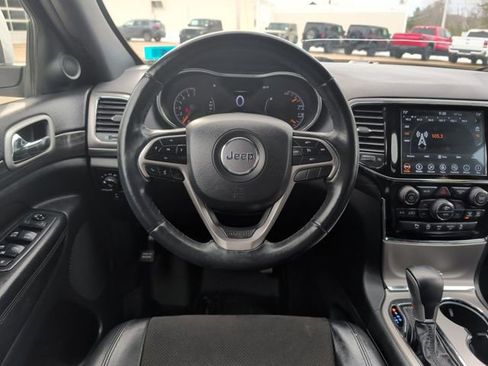 Used 2019 Jeep Grand Cherokee Altitude image 20