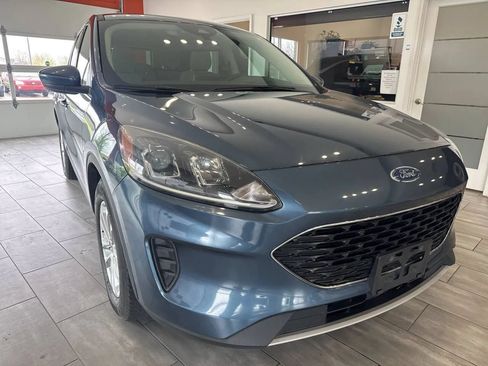 Used 2020 Ford Escape SE FWD image 1