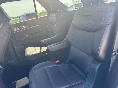 Used 2025 Ford Explorer Platinum w/ LUX Leather Package image 27