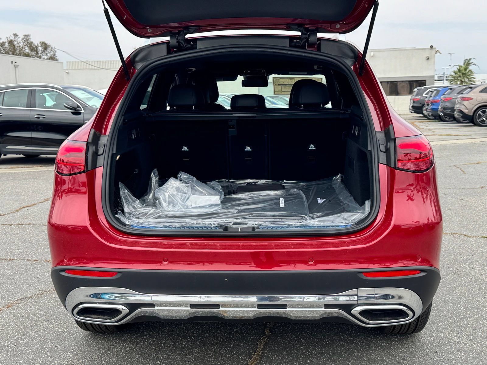 Used 2025 Mercedes-Benz GLC 300 4MATIC image 15