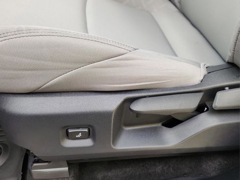 Certified 2025 Toyota Tacoma SR5 image 16