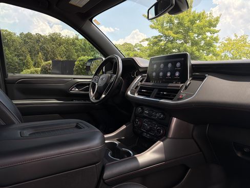 Used 2021 Chevrolet Tahoe RST w/ Luxury Package AWD/4WD image 6