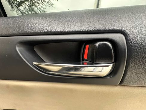 Used 2016 Lexus IS 300 AWD image 36