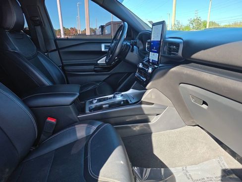 Used 2022 Ford Explorer ST w/ Equipment Group 401A image 9