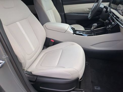 Certified 2025 Hyundai Tucson SEL FWD image 18