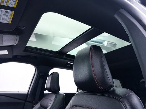 Used 2023 Ford Explorer ST-Line w/ Class IV Trailer Tow Package image 5