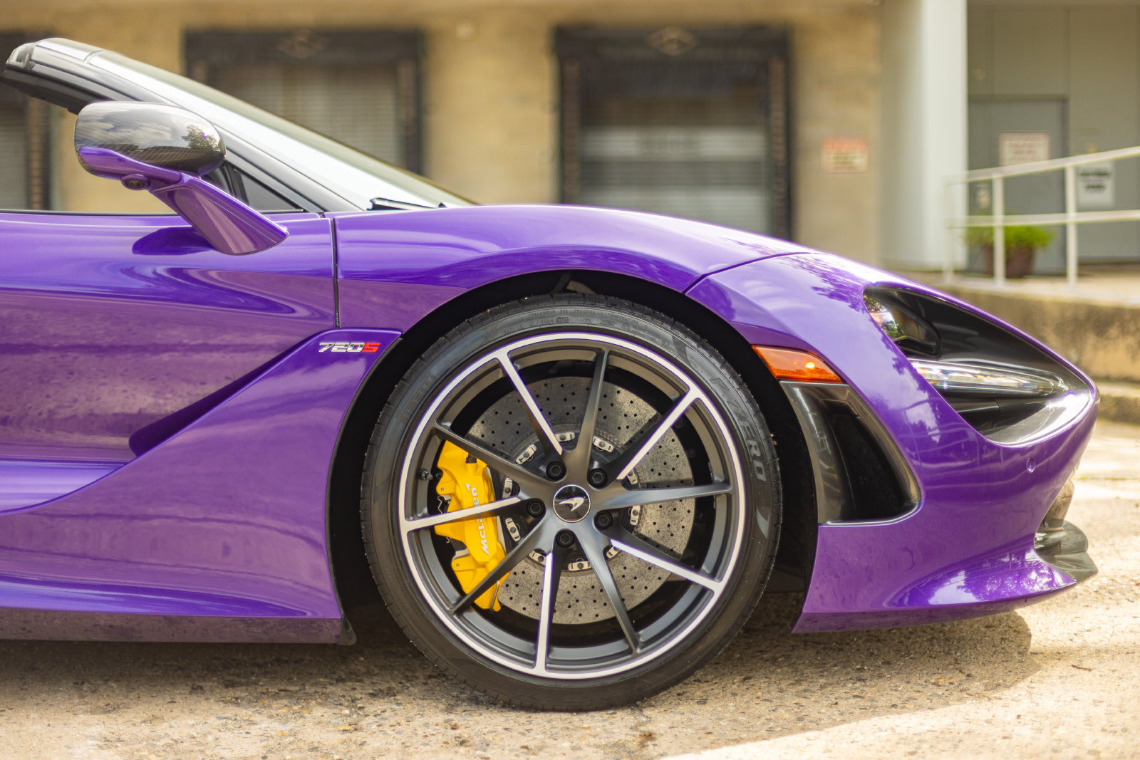 Used 2020 McLaren 720S Performance RWD image 24