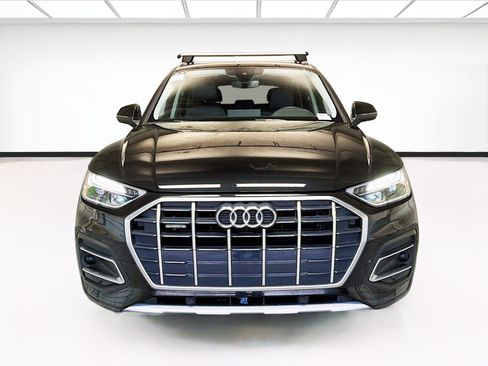 Used 2023 Audi Q5 2.0T Premium w/ Convenience Package AWD/4WD image 2