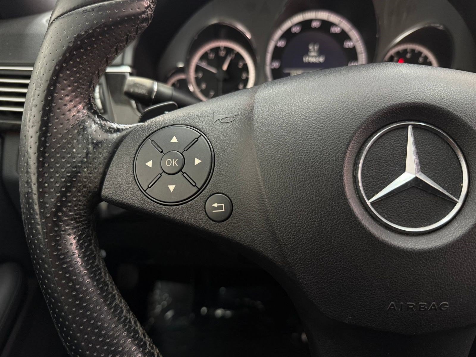Used 2010 Mercedes-Benz E 350 Sedan image 13