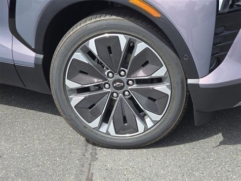 New 2025 Chevrolet Blazer EV LT w/ Super Cruise Package image 2