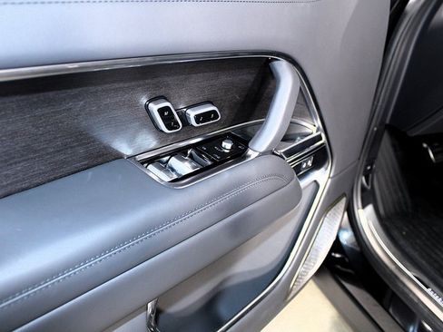 Used 2025 Land Rover Range Rover Autobiography image 20