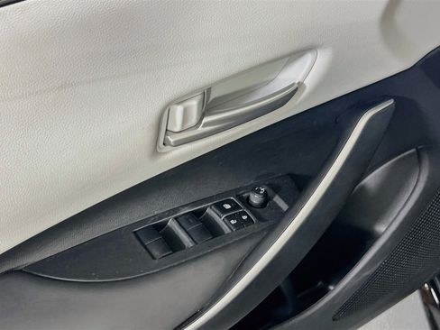 Used 2024 Toyota Corolla SE w/ SE Premium Package FWD image 18