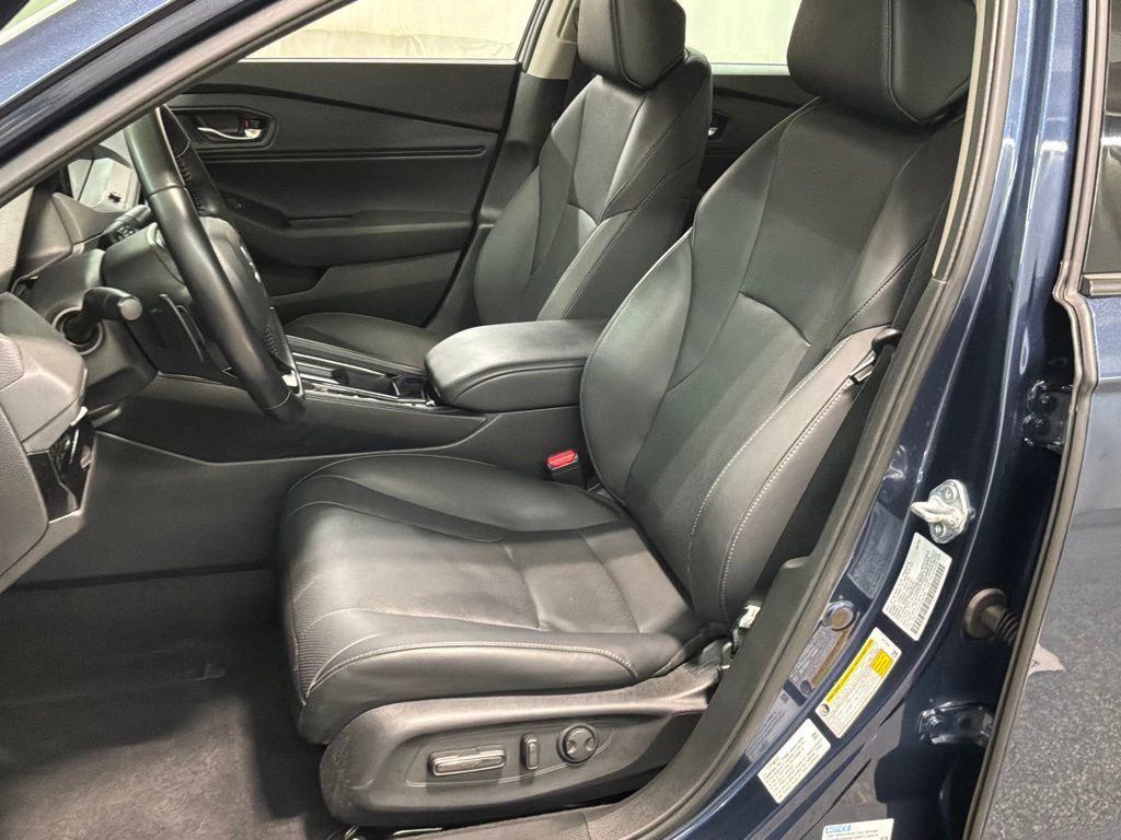 Certified 2025 Honda Accord EX-L image 19
