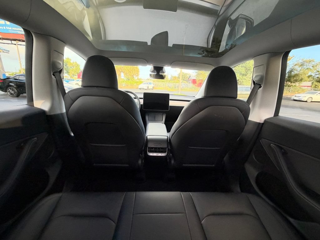 Used 2025 Tesla Model Y Long Range RWD image 25