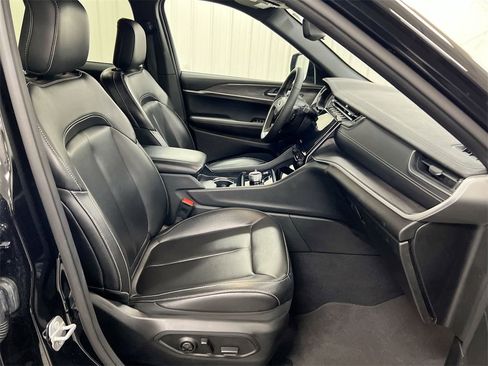 Used 2024 Jeep Grand Cherokee Limited image 22