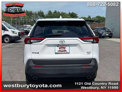 Used 2025 Toyota RAV4 XLE AWD/4WD image 9