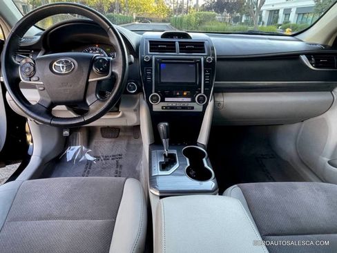 Used 2012 Toyota Camry XLE image 19