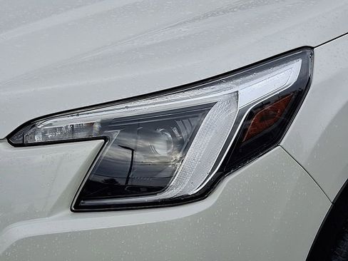 Used 2022 Subaru Forester Limited image 9