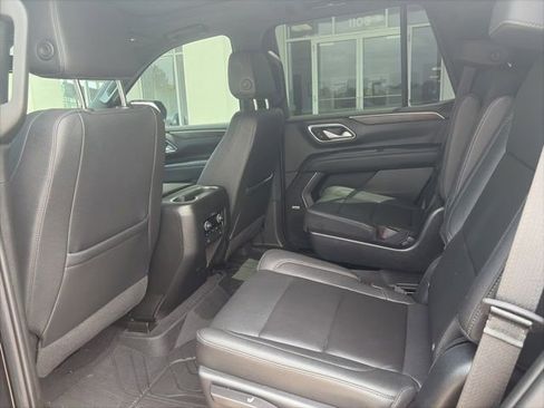Used 2022 Chevrolet Tahoe Z71 w/ Luxury Package image 9