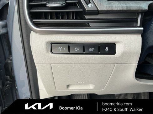 Used 2024 Kia Telluride EX w/ EX Captain's Chair Package image 19