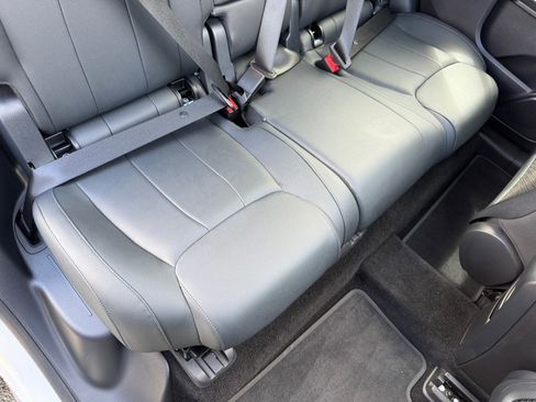 Used 2023 Mercedes-Benz EQB 300 4MATIC image 42