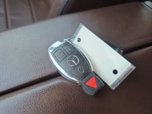 Used 2014 Mercedes-Benz GL 350 BlueTEC 4MATIC image 31