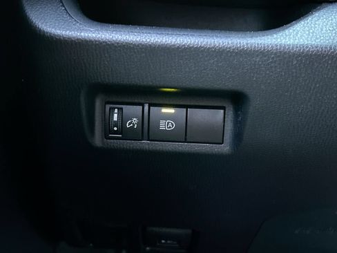 Used 2022 Toyota RAV4 XLE FWD image 25