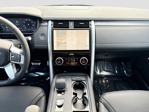 New 2026 Land Rover Discovery Limited Edition image 20