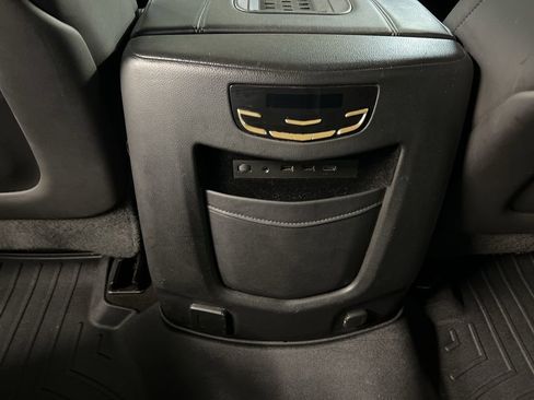 Used 2017 Cadillac Escalade Premium Luxury AWD/4WD image 33