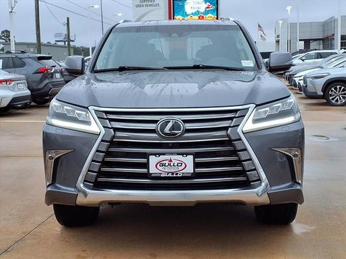 Used 2020 Lexus LX 570 4WD w/ 3rd Row & Luxury Pkg image 4