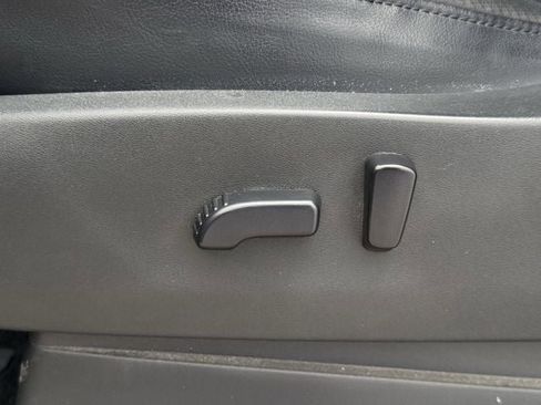 Used 2022 Nissan Frontier PRO-4X w/ Pro-4X Premium Package AWD/4WD image 29