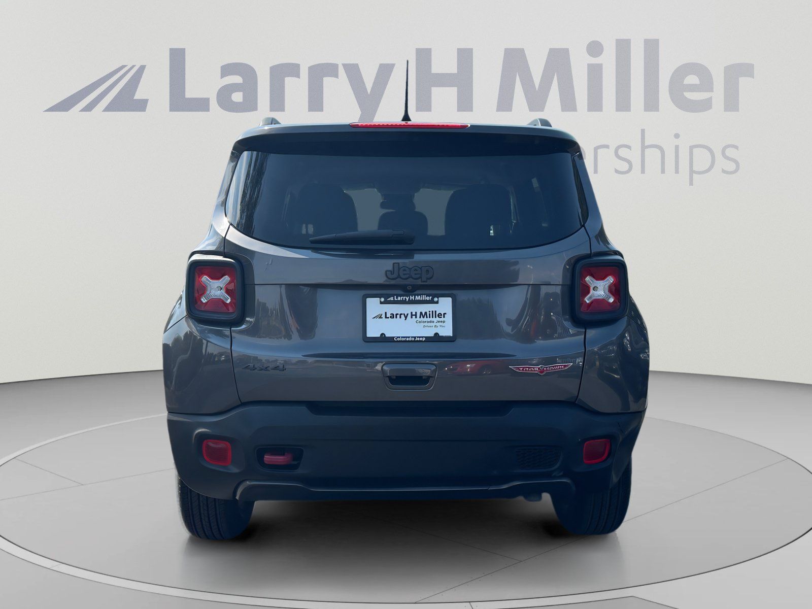 Used 2019 Jeep Renegade Trailhawk w/ Cold Weather Group II AWD/4WD image 4
