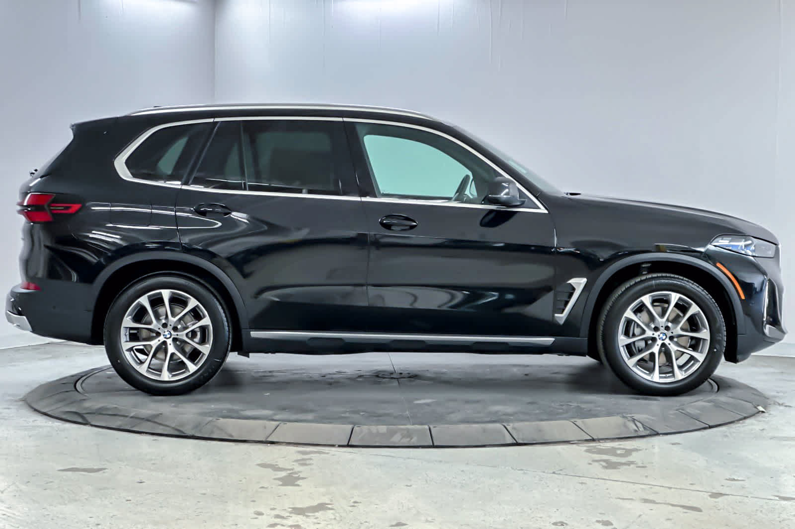 Used 2026 BMW X5 xDrive40i AWD/4WD image 8