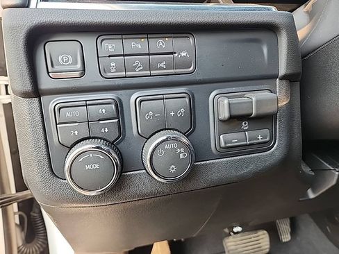 Certified 2025 Chevrolet Suburban LS w/ Max Trailering Package AWD/4WD image 14