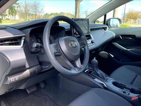 Used 2023 Toyota Corolla LE image 18