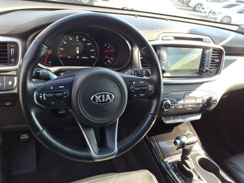 Used 2016 Kia Sorento SX image 10