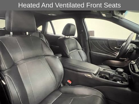 Certified 2022 Lexus LS 500 w/ Accessory Package (Z2) RWD image 11