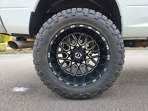 Used 2018 RAM 2500 SLT image 13