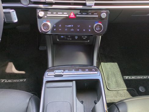 Certified 2025 Hyundai Tucson Limited FWD image 15