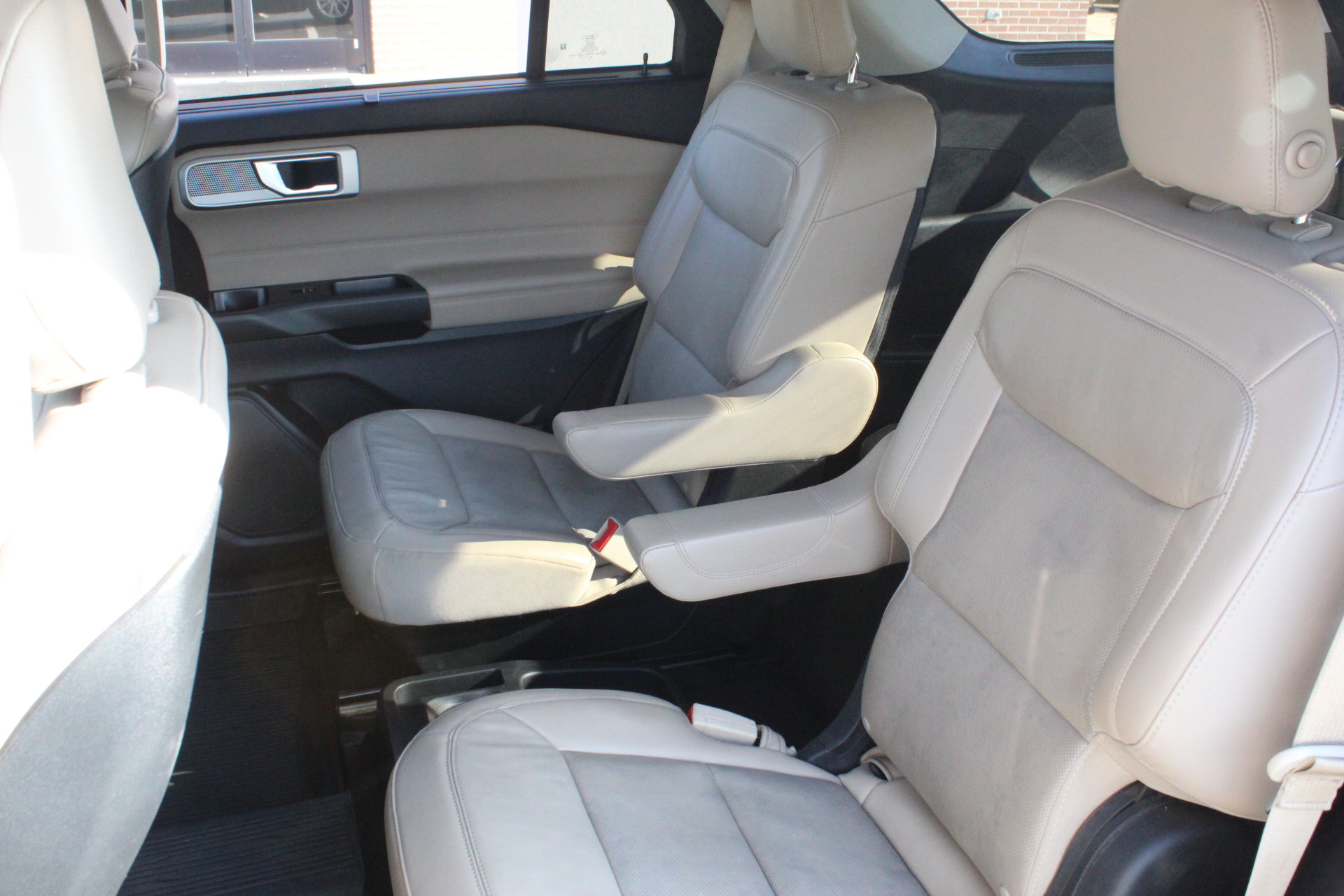 Used 2020 Ford Explorer Limited AWD/4WD image 27