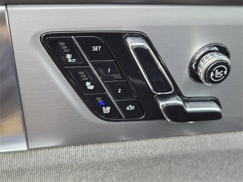 New 2026 Cadillac Vistiq Premium Luxury w/ LPO, Floor Liner Package image 21