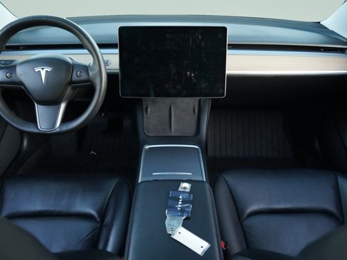 Used 2021 Tesla Model 3 Standard Range Plus image 48