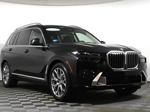 Certified 2024 BMW X7 xDrive40i w/ Premium Package image 9