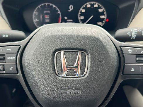 Used 2025 Honda HR-V LX image 28