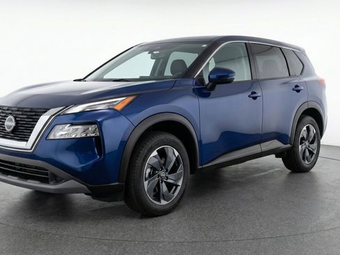 Used 2025 Nissan Rogue SV FWD image 3