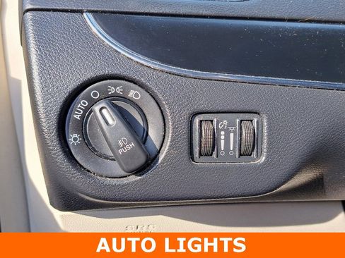 Used 2016 Chrysler Town & Country Limited w/ Trailer Tow Group image 12