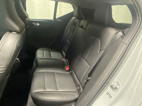 Used 2025 Volvo XC40 B5 Core image 14